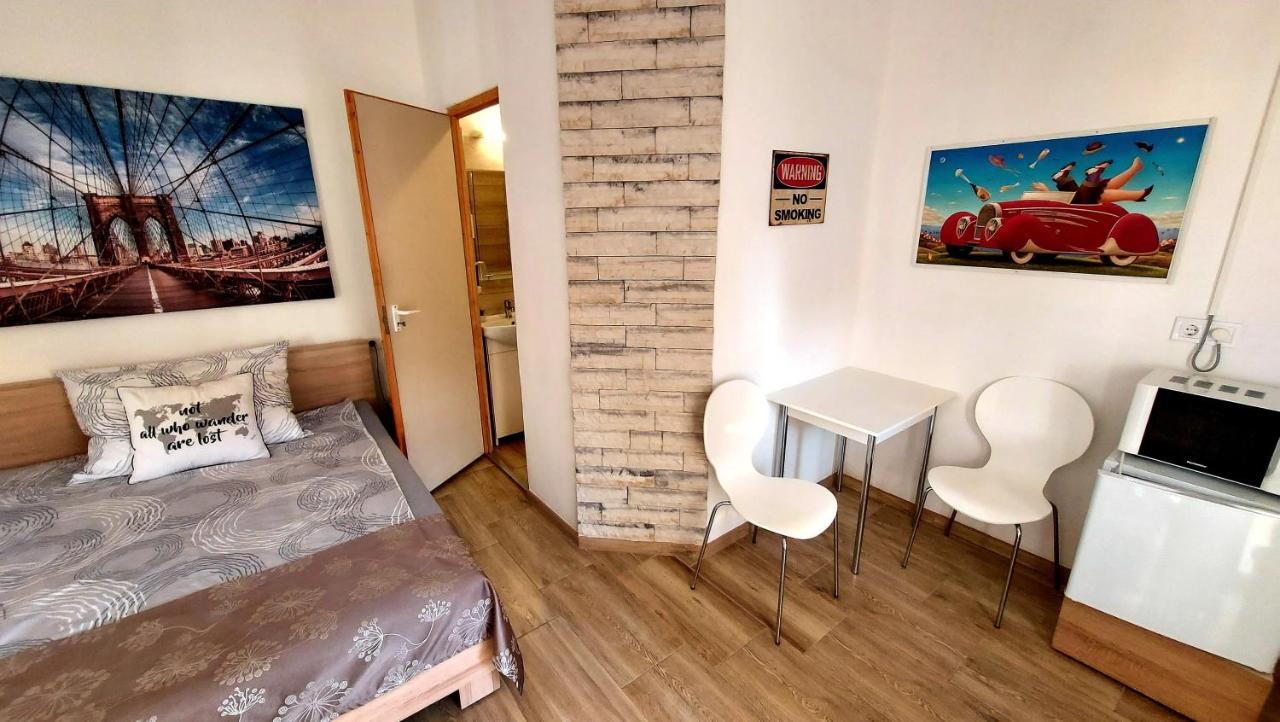 Mp Center Maganszallas Miskolc Exteriör bild