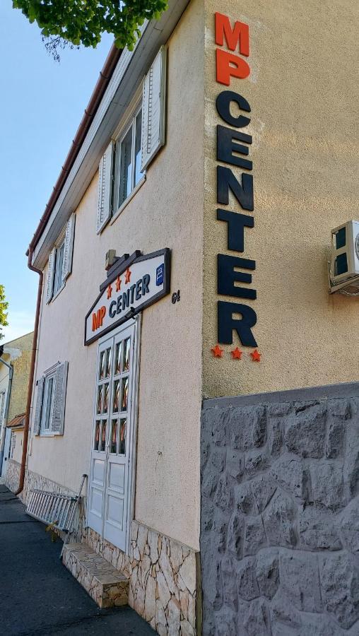 Mp Center Maganszallas Miskolc Exteriör bild