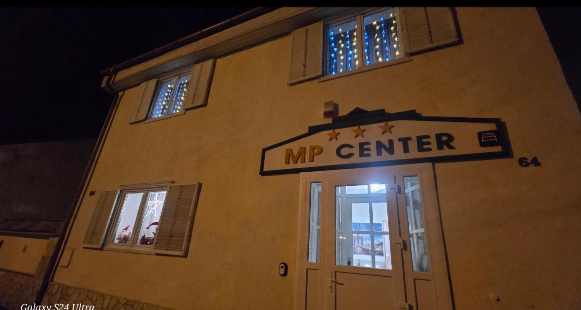 Mp Center Maganszallas Miskolc Exteriör bild
